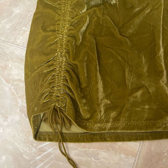 New Free  People Vivienne Velvet Green Mini Skirt NWOT
Size 0 and size 2 - Picture 4 of 7